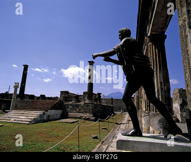 Statua di Apollo nel Tempio di Apollo e Diana, Pompei, Italia Foto Stock