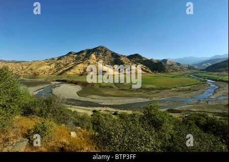 Kaweah diga sul fiume nei pressi di tre fiumi California Foto Stock