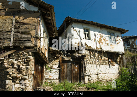 Una vecchia casa di villaggio Dolen, noto con punto di riferimento nazionale di architettura, Gotze Delchev regione, Balcani, Bulgaria Foto Stock