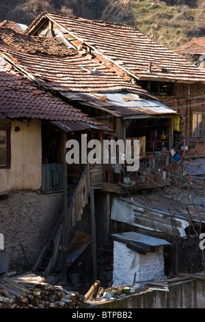 Il villaggio di Pirin, una casa abbandonata, Balcani, Bulgaria Foto Stock