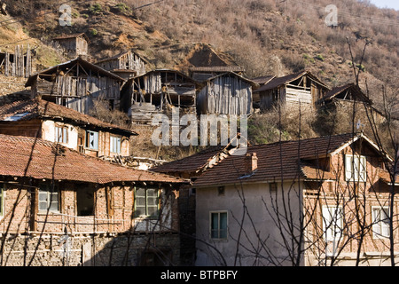 Il villaggio di Pirin, una casa abbandonata, Balcani, Bulgaria Foto Stock