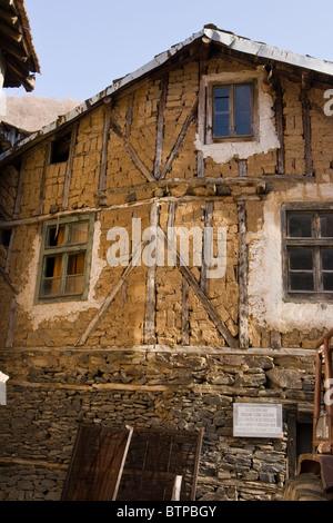 Il villaggio di Pirin, una casa abbandonata, Balcani, Bulgaria Foto Stock