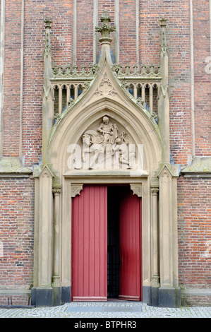 Germania, Münsterland, Emmerich, Carving su St chiesa Martini Foto Stock