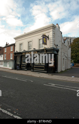 Golden Lion pub in High Street, Fareham Foto Stock