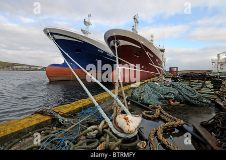 Alcune delle Shetland pelagiche la flotta di pesca legato fino a Lerwick Shetland Foto Stock