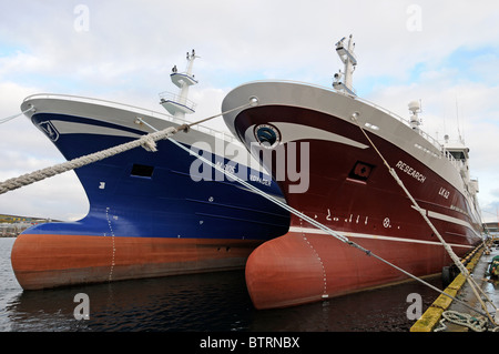 Alcune delle Shetland pelagiche la flotta di pesca legato fino a Lerwick Shetland Foto Stock