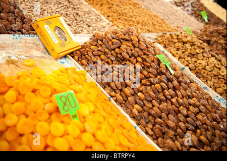 Le figure e le date in stallo Marrakech Marocco Africa del Nord Foto Stock