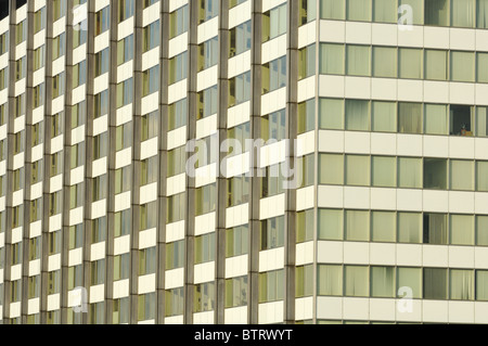 Edificio per uffici, facciata di serie. Foto Stock