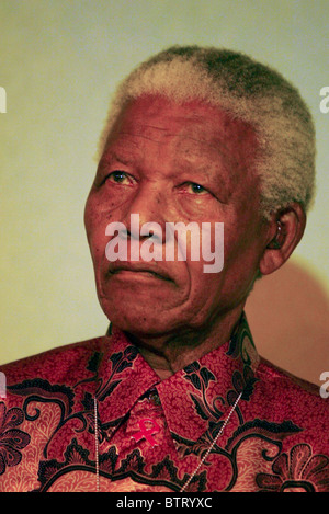 Nelson Mandela visite bombardiere di Lockerbie Abdelbaset Ali Mohmed al-Megrahi in carcere Barlinnie, Glasgow, Scozia. 2002 Foto Stock