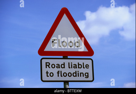 Avvertenza cartello stradale di possibile allagamento in strada davanti yorkshire REGNO UNITO Foto Stock