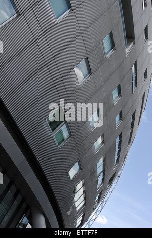 Architettura moderna in Hester Road Battersea, fantasioso Albion Riverside edificio, città vivere con stile. Foto Stock