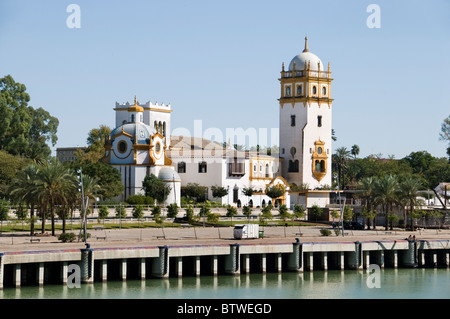 Siviglia Spagna Andalusia Palacio Palace San Telmo fiume Rio Guadalquivir Foto Stock