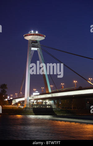 Novy più ponte sopra il fiume Danubio, Bratislava, Slovacchia Foto Stock