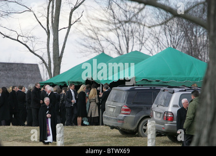 La famiglia e gli amici partecipare il servizio funebre per Natasha Richardson Foto Stock