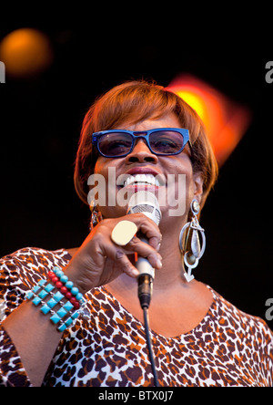 DIANNE REEVES canta su Jimmy Lyons tappa - 2010 MONTEREY JAZZ FESTIVAL, CALIFORNIA Foto Stock