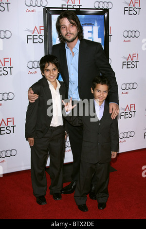 CHRISTOPHER RUIZ-ESPARZA DIEGO LUNA GERARDO RUIZ-ESPARZA ABEL centrotavola screening di gala. AFI FEST 2010 HOLLYWOOD Los ANGELE Foto Stock