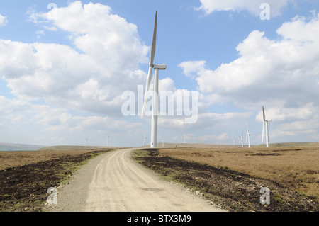 Le turbine eoliche operanti su Scout Moor wind farm Lancashire Foto Stock