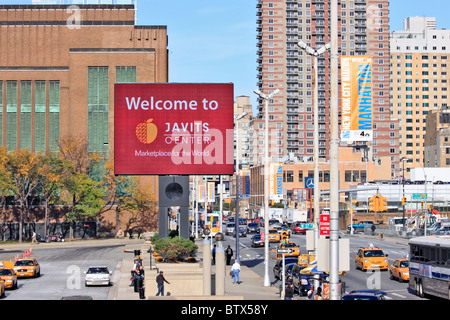 Cartello fuori Jacob Javits Convention Center di Manhattan a New York City Foto Stock