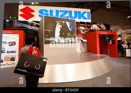 Milano - 3 novembre: stand ad EICMA, 68° Esposizione Internazionale del Ciclo e Motociclo di Milano Fiera, 3 novembre 2010 Foto Stock