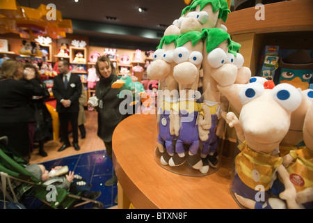 Disney apre il suo nuovo negozio in Times Square a New York Foto Stock