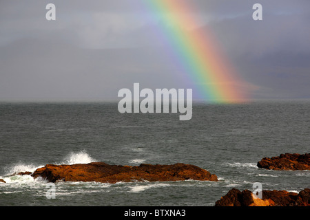 Rainbow costiere Roonagh Quay della contea di Mayo, Irlanda Foto Stock