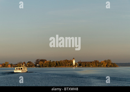 Fraueninsel in autunno su il Chiemsee, Chiemgau Alta Baviera Germania Foto Stock