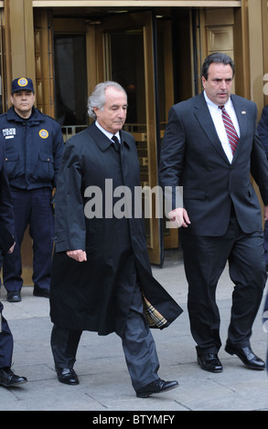 Bernie Madoff per perorare colpevole di 11 conta di frode Foto Stock