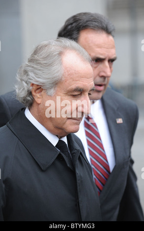 Bernie Madoff per perorare colpevole di 11 conta di frode Foto Stock