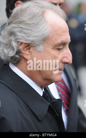 Bernie Madoff per perorare colpevole di 11 conta di frode Foto Stock