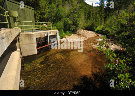 Jim Creek Dam diversione, Fraser river basin, Winter Park, COLORADO Foto Stock