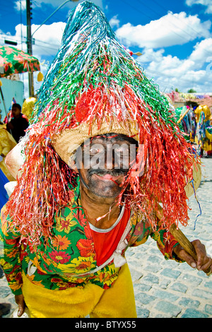 Sfilata di cultura brasiliana denominata " Caboclo de Lança' nella città di Nazaré da Mata durante il Carnevale 2008 Foto Stock