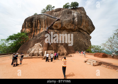 Sigiriya rock fortezza, Lion scalinata, Sri Lanka Foto Stock