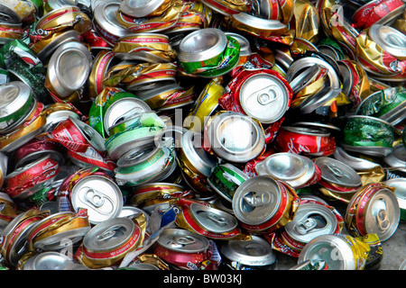 Lattine vuote, Vietnam Foto Stock