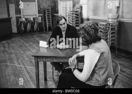 Il cast di Monty Python's Flying Circus durante le prove a Acton lavorando Mens Club in ottobre 1970 Foto Stock