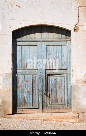 Vecchio rustico porte in legno. (Portogallo) Foto Stock