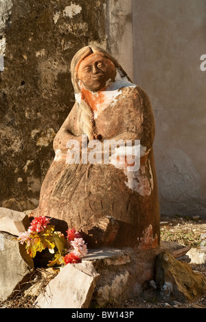 Statua di ingresso alla chiesa presso la missione di San Juan Capistrano in San Antonio, Texas, Stati Uniti d'America Foto Stock