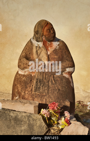 Statua di ingresso alla chiesa presso la missione di San Juan Capistrano in San Antonio, Texas, Stati Uniti d'America Foto Stock