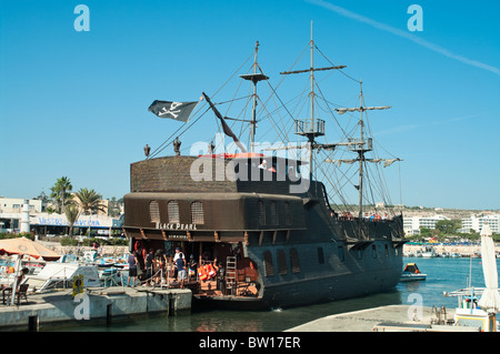 Nave La Perla Nera da film i pirati dei Caraibi in Agia-Napa, porto di Cipro. Mediterraneo, Cipro, Europa Foto Stock