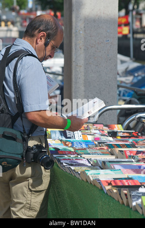 Farr's Lane Bristol stallo del mercato dei libri di seconda mano Foto Stock