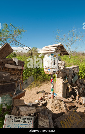 Isole Galapagos, Ecuador. Interruzione posta canna a Post Office Bay, Isla Santa Maria o isola Floreana. Foto Stock