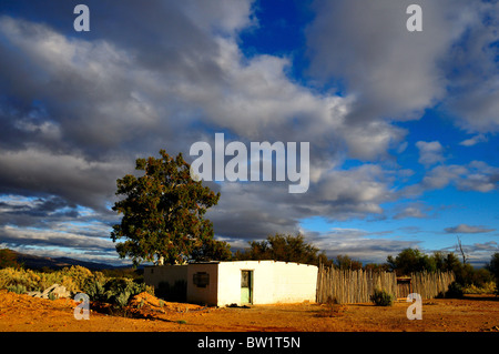 Piccola casa di Karoo deserto. Sud Africa. Foto Stock