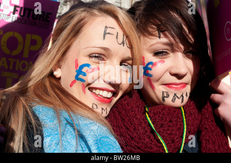 Gli studenti e i docenti dimostrare contro la proposta di aumentare le tasse di iscrizione. Il 10 novembre 2010 Foto Stock