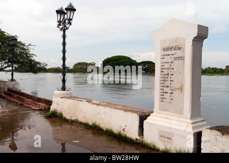 Mompos famoso Piedra de Bolivar sul fiume Magdalena Foto Stock