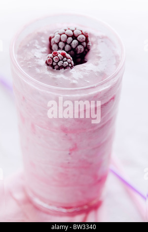 Primo piano di una yummi lampone milk shake,smoothie Foto Stock