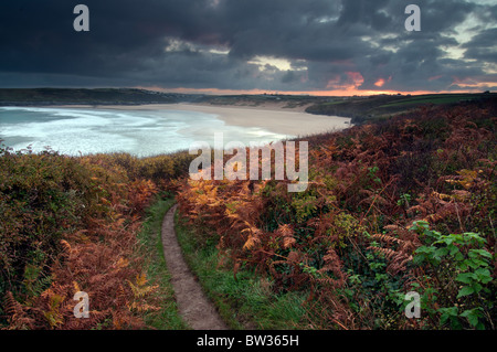 Autunno Alba Crantock Bay vicino a Newquay sulla North Cornish Coast Foto Stock