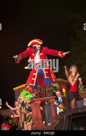 Costume di festeggianti durante il Fantasy Fest halloween parade di Key West, Florida. Foto Stock