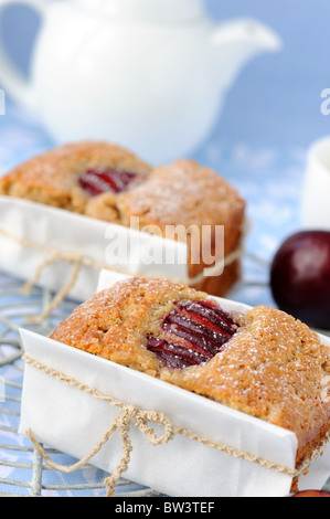 Segale torta con prugne Foto Stock