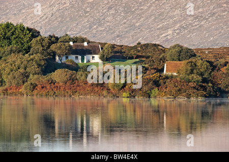 Pearse's Cottage (insegnare un Phiarsaigh) vicino ad un Gort Mor, Connemara, nella contea di Galway, Connaught, Irlanda. Foto Stock