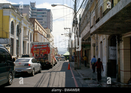 Street nella zona I, centro cittadino di Città del Guatemala, Guatemala Foto Stock