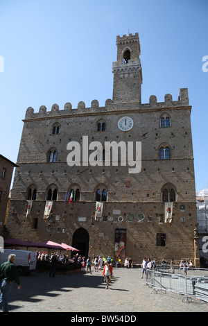 Facciata del palazzo dei Priori Volterra Foto Stock